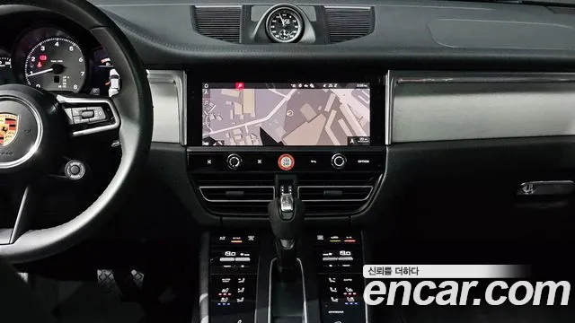 Porsche Macan — Фото автомобиля 20