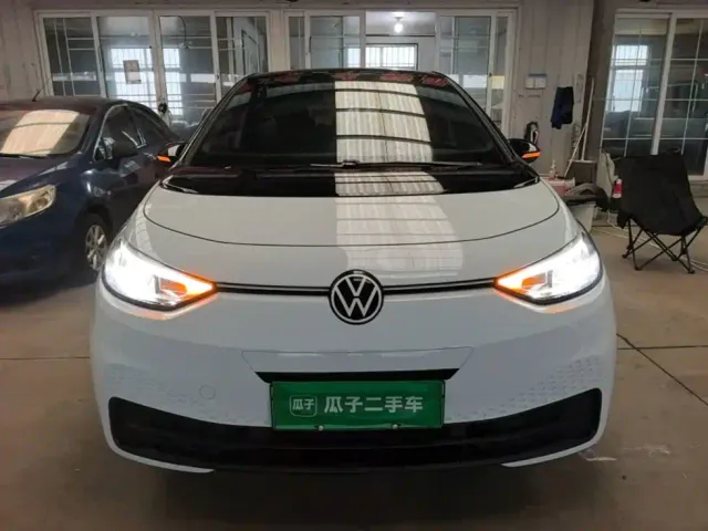 Volkswagen ID.3 — Фото автомобиля 2