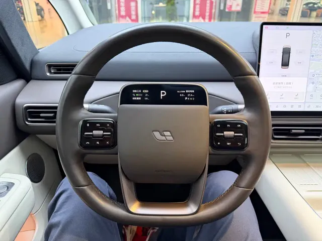 Li Auto MEGA — Фото автомобиля 12