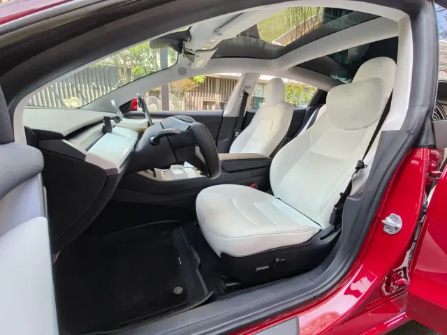 Tesla Model 3 — Фото автомобиля 6