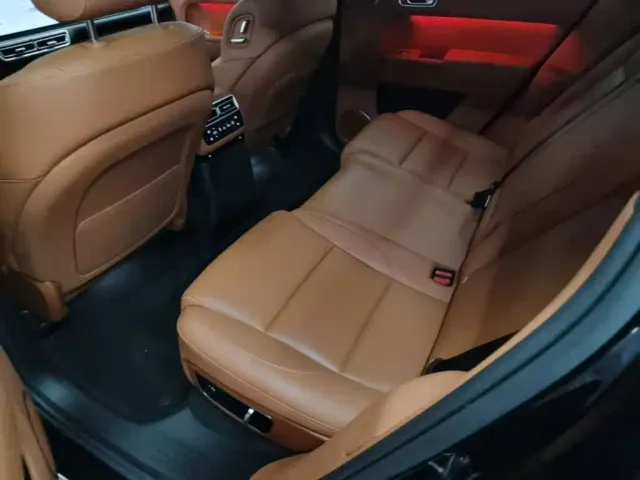 Li Auto L7 — Фото автомобиля 16