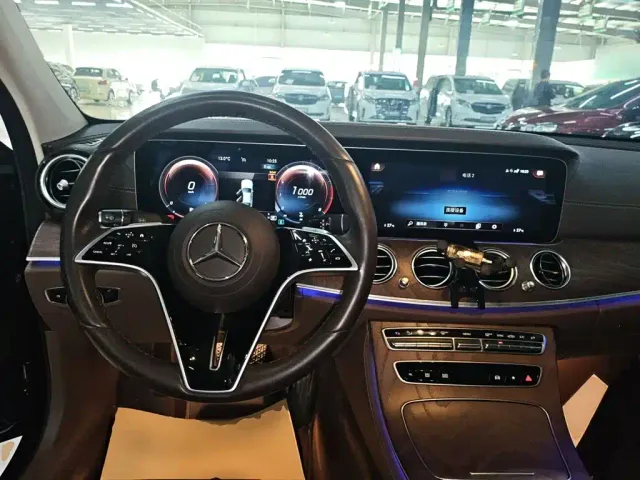 Mercedes-Benz E-Class — Фото автомобиля 9