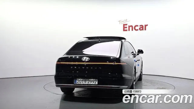 Hyundai Grandeur Grandeur (GN7) 3.5 LPG 2WD (Для маломобильных пассажиров) — Фото автомобиля 4