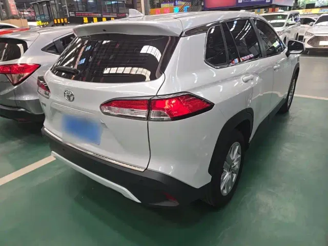Toyota Corolla Cross — Фото автомобиля 4
