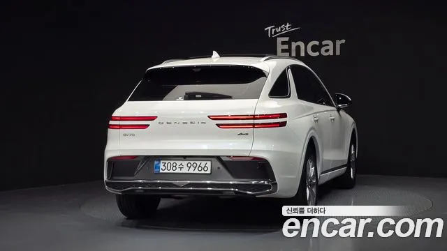 Genesis GV70 — Фото автомобиля 4