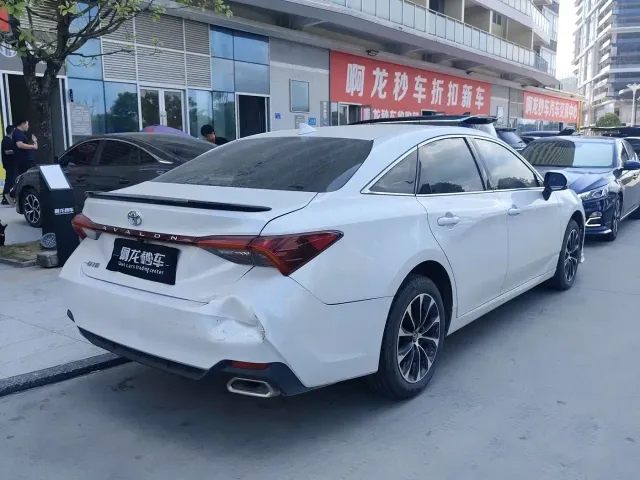 Toyota Avalon — Фото автомобиля 8