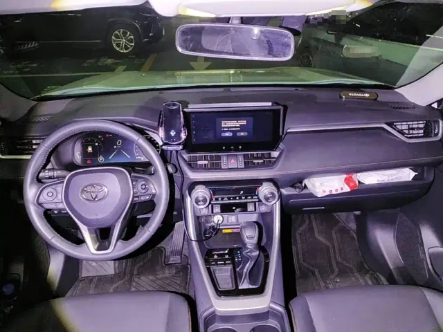 Toyota RAV4 — Фото автомобиля 12