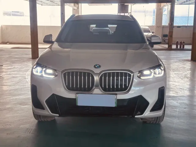 BMW iX3 — Фото автомобиля 2