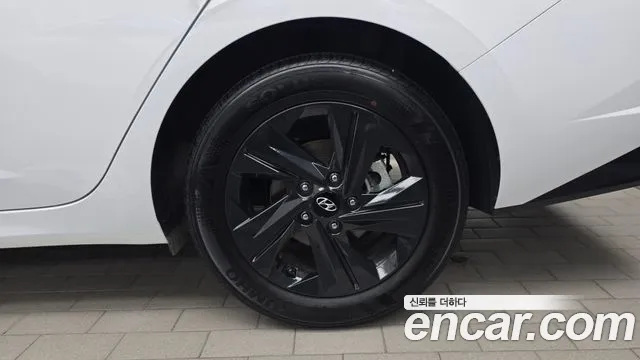 Hyundai Avante CN7 — Фото автомобиля 21