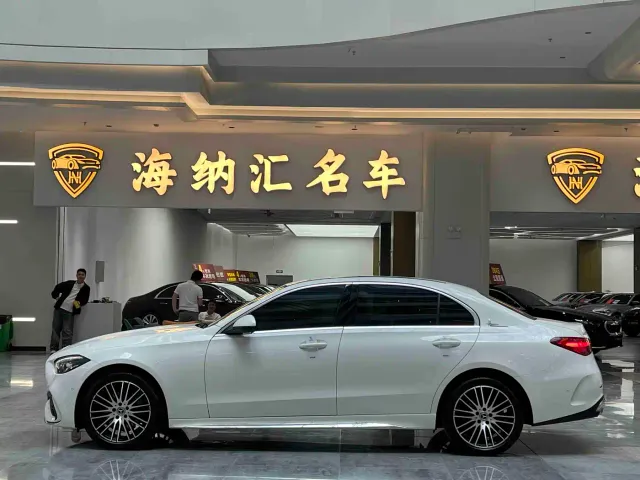 Mercedes-Benz C-Class — Фото автомобиля 2