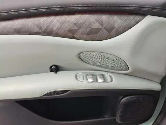 IM Motors LS6 — Фото автомобиля 7