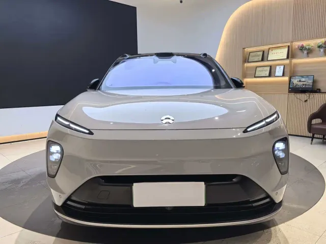 Nio ES8 — Фото автомобиля 2