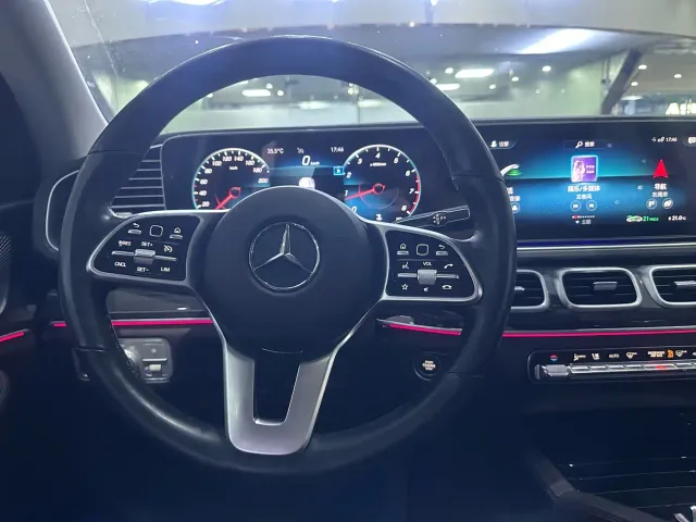 Mercedes-Benz GLE-Class — Фото автомобиля 8