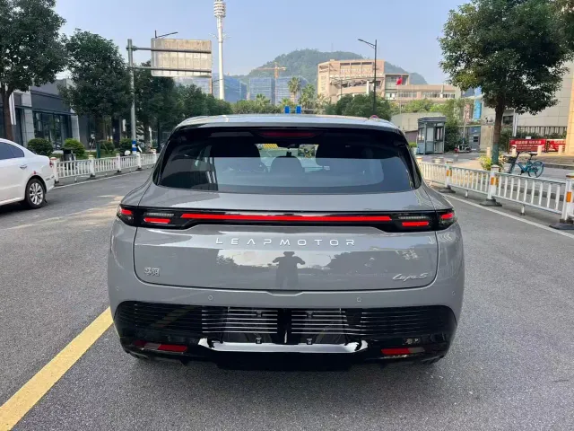 Leapmotor Lafa 5 — Фото автомобиля 6
