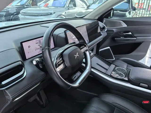 Xpeng G9 — Фото автомобиля 6