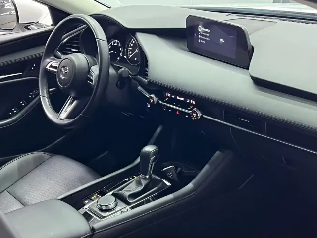 Mazda Axela — Фото автомобиля 21