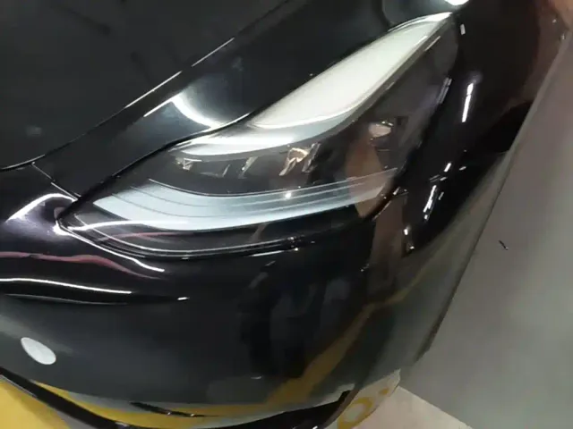 Tesla Model Y — Фото автомобиля 23