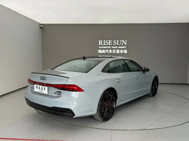 Audi A7L — Фото автомобиля 13