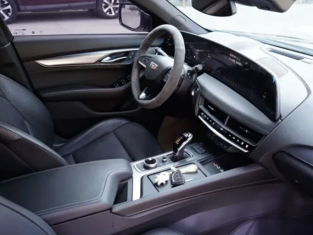 Cadillac CT5 — Фото автомобиля 16