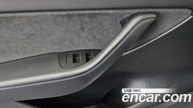 Tesla Model Y — Фото автомобиля 30