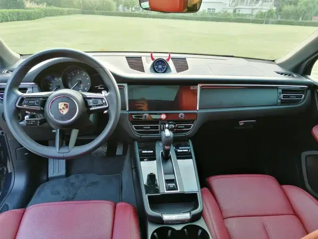 Porsche Macan — Фото автомобиля 14