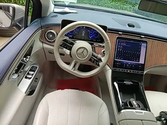 Mercedes-Benz EQE SUV — Фото автомобиля 10