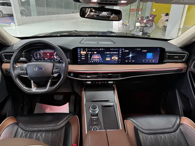 Ford Explorer — Фото автомобиля 5