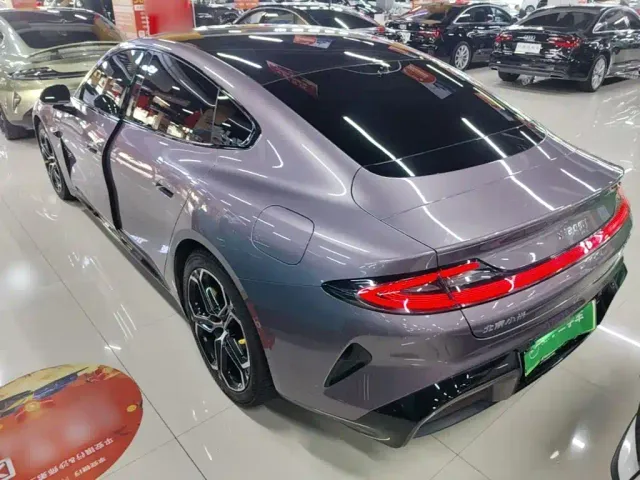 Xiaomi SU7 — Фото автомобиля 4