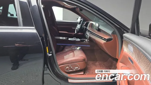 Genesis G90 Бензин 3.5 турбо AWD — Фото автомобиля 25