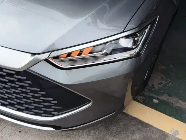 BYD Qin PLUS 2024 Glory Edition DM-i 55KM Leading — Фото автомобиля 23