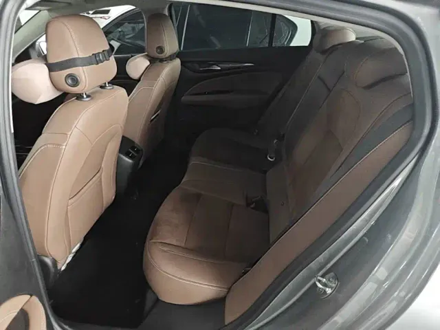Buick Regal — Фото автомобиля 16
