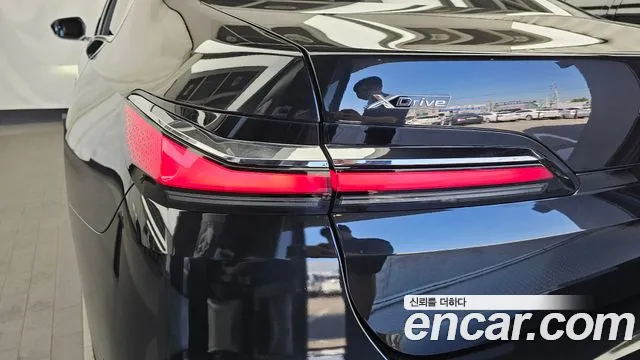 BMW 7 Series G70 — Фото автомобиля 23