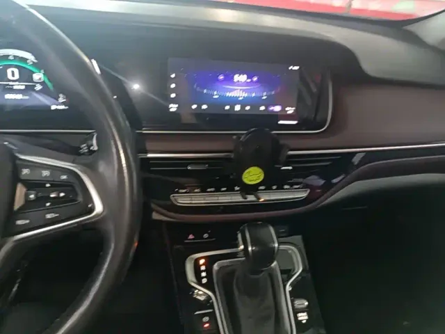 GAC Trumpchi M6 — Фото автомобиля 12