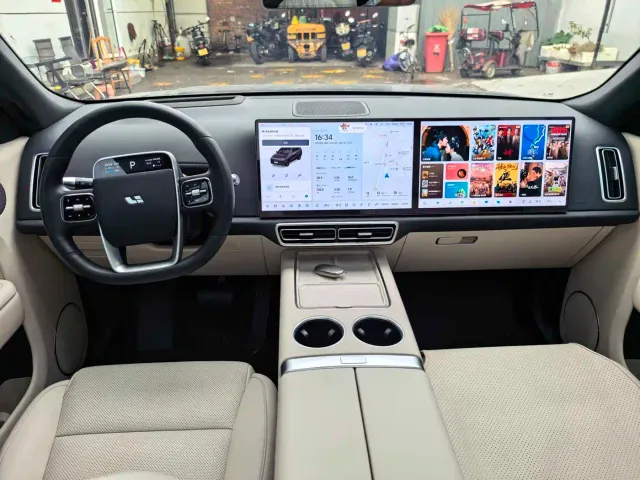 Li Auto L8 — Фото автомобиля 11