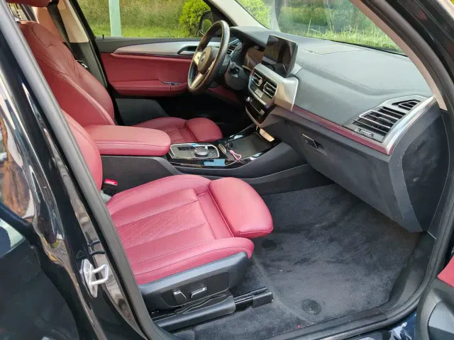 BMW iX3 — Фото автомобиля 13