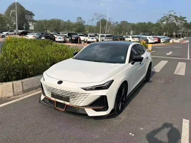 Фотография автомобиля — Changan UNI-V
