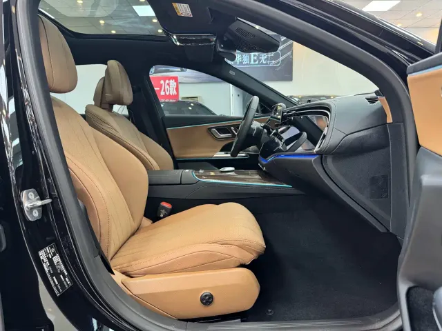 Mercedes-Benz E-Class — Фото автомобиля 15
