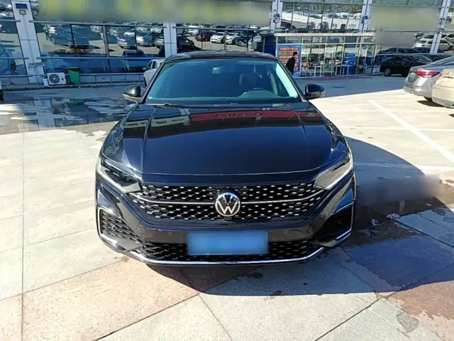 Volkswagen Passat — Фото автомобиля 2