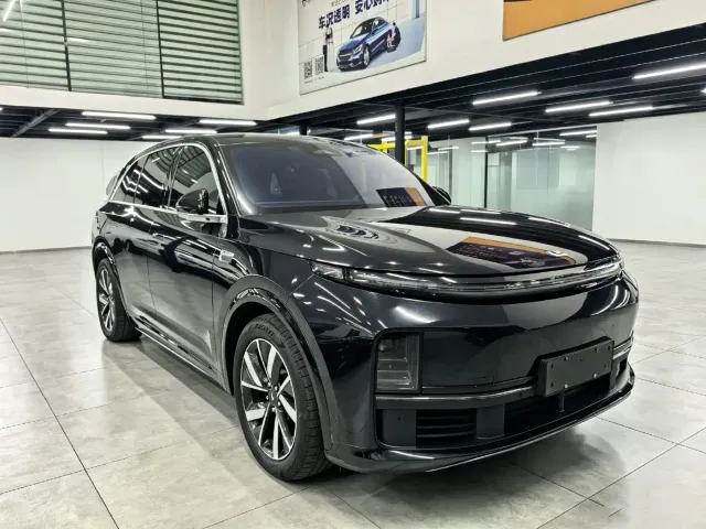 Li Auto L7 — Фото автомобиля 3