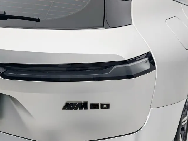BMW iX — Фото автомобиля 6