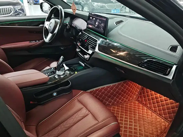 BMW 5 Series — Фото автомобиля 13