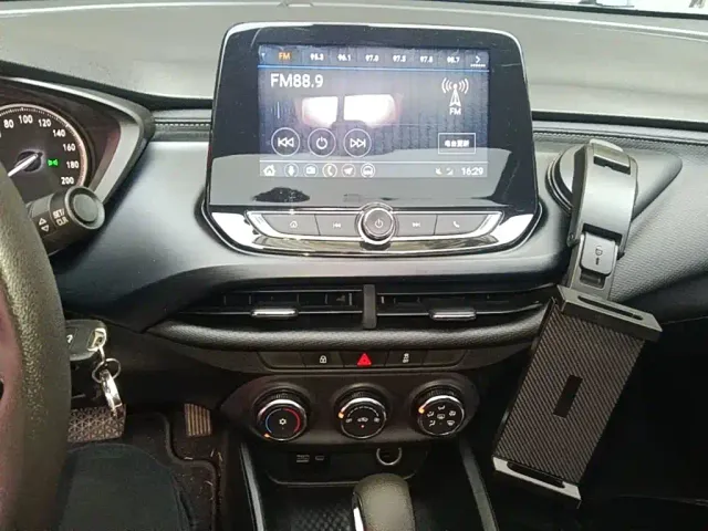 Buick Verano — Фото автомобиля 12