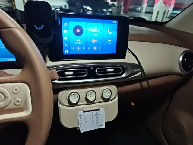 Wuling Hongguang Mini EV — Фото автомобиля 9
