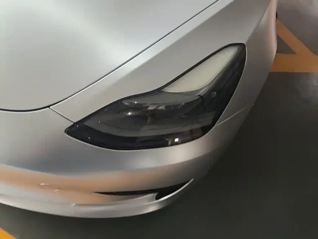 Tesla Model 3 — Фото автомобиля 18