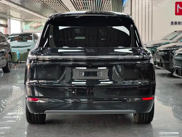 Li Auto Li Xiang L9 2024 Model Ultra — Фото автомобиля 16
