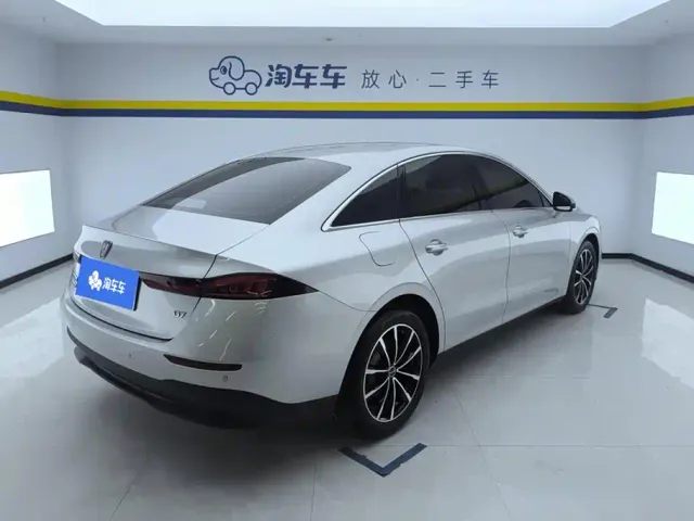 Roewe D7 — Фото автомобиля 3