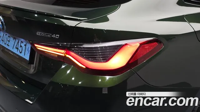 BMW i4 — Фото автомобиля 8