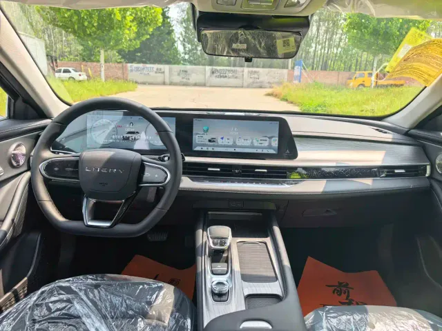 Chery Arrizo 8 — Фото автомобиля 7