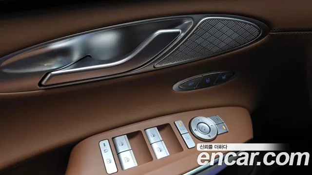Genesis GV70 — Фото автомобиля 25