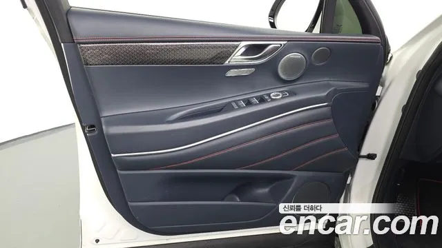 Genesis GV80 Coupe — Фото автомобиля 13